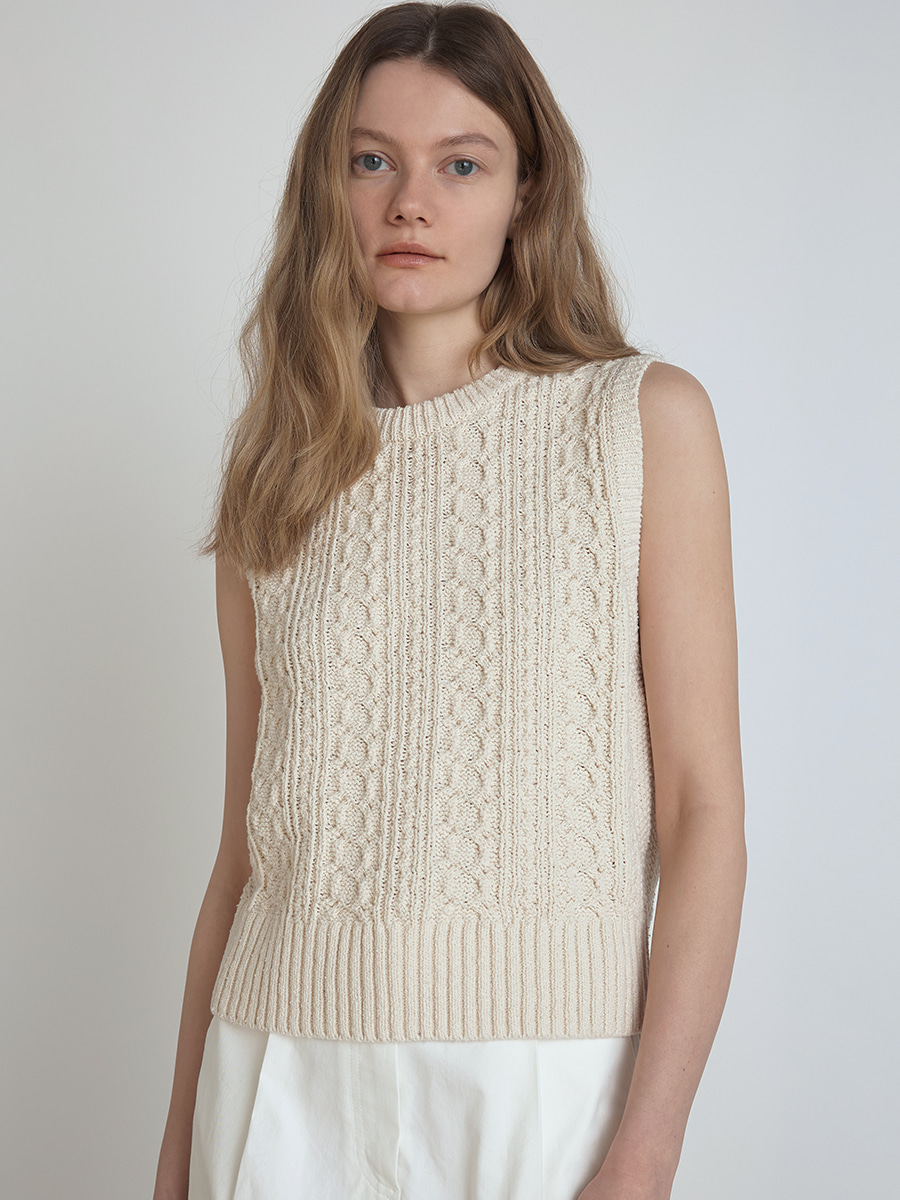 [WOMAN] REVERSED CABLE KNIT VEST_Cream